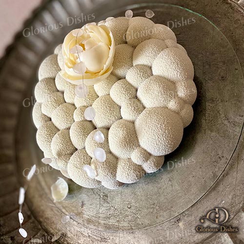 White geometric cakes with velvet texture